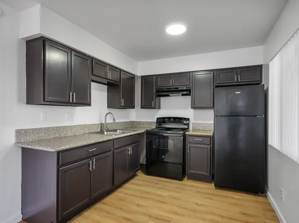 Desert Aire Apartments