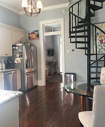 5th image of 3320 Desoto St