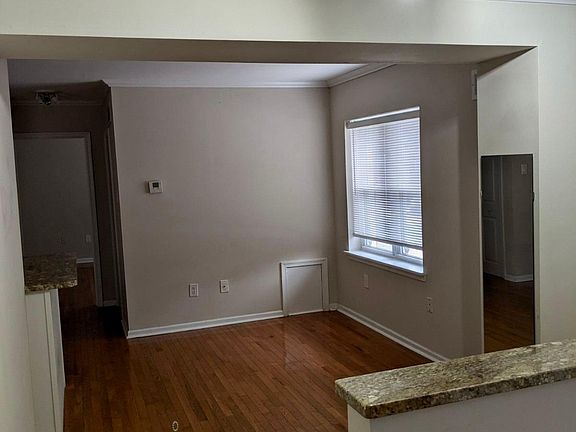 3rd image of 1040 Johnston St #1