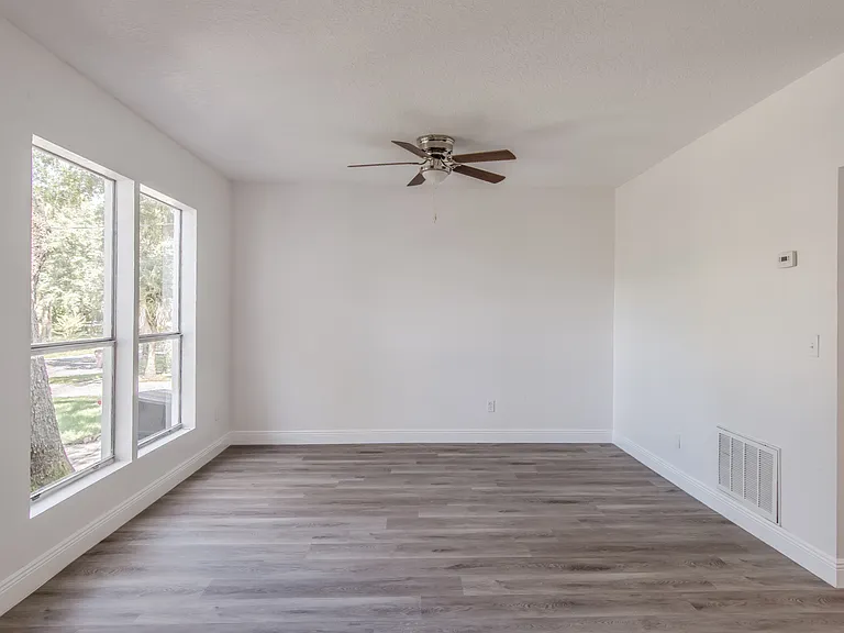 1119 S Mills Ave #A — Photo 9