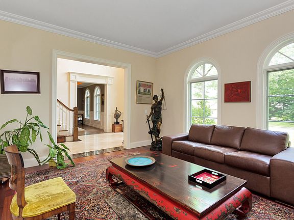 5th image of 71 Viola Dr