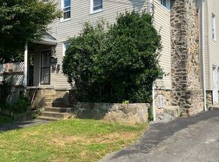 14 Valley Rd, White Plains, NY 10604