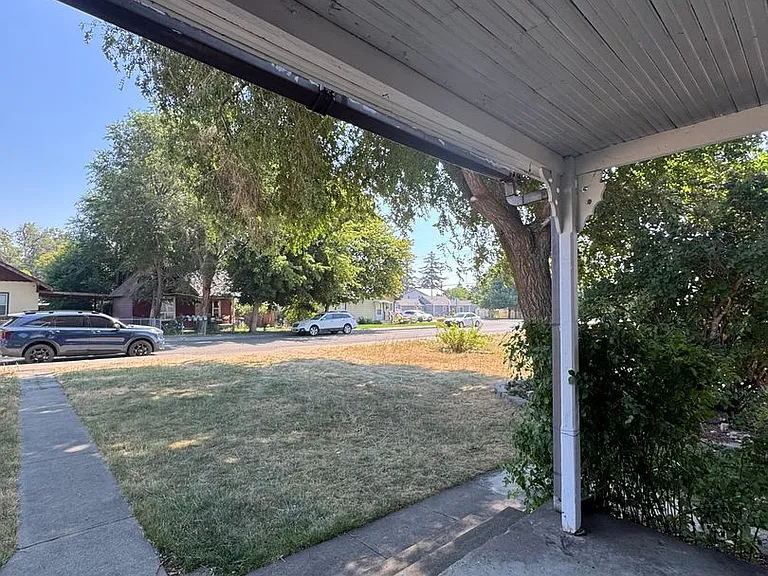 407 N Lincoln St — Photo 12