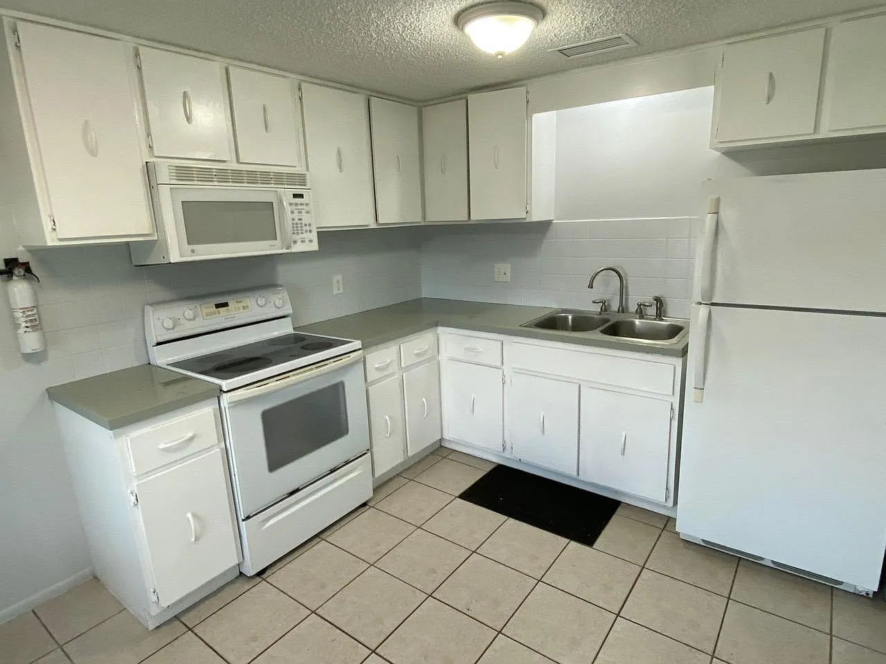 5838 Siesta Ln — Photo 1