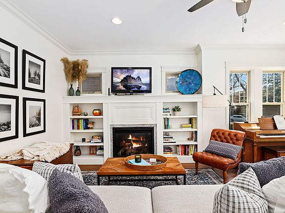 3rd image of 5007 N California Ave APT 1