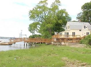 9 Brewster Pl, Weymouth, MA 02191