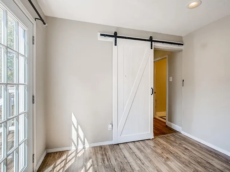 400 Eleanor Ave — Photo 20