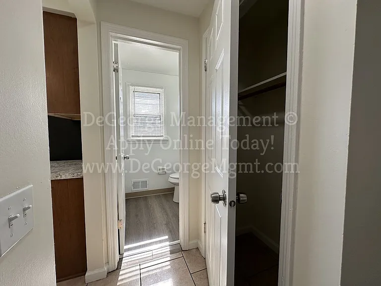 Sterling Square Townhomes — Photo 9