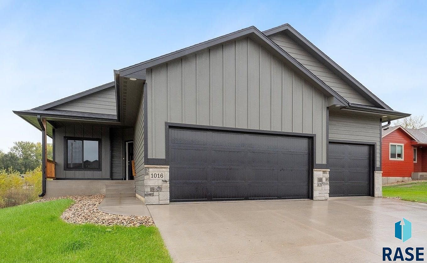 1016 N Mable Cir, Sioux Falls, SD 57103 MLS 22402999 Zillow