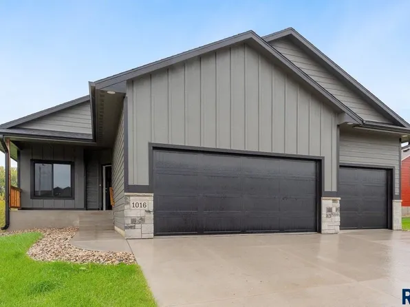 1016 N Mable Cir, Sioux Falls, SD 57103