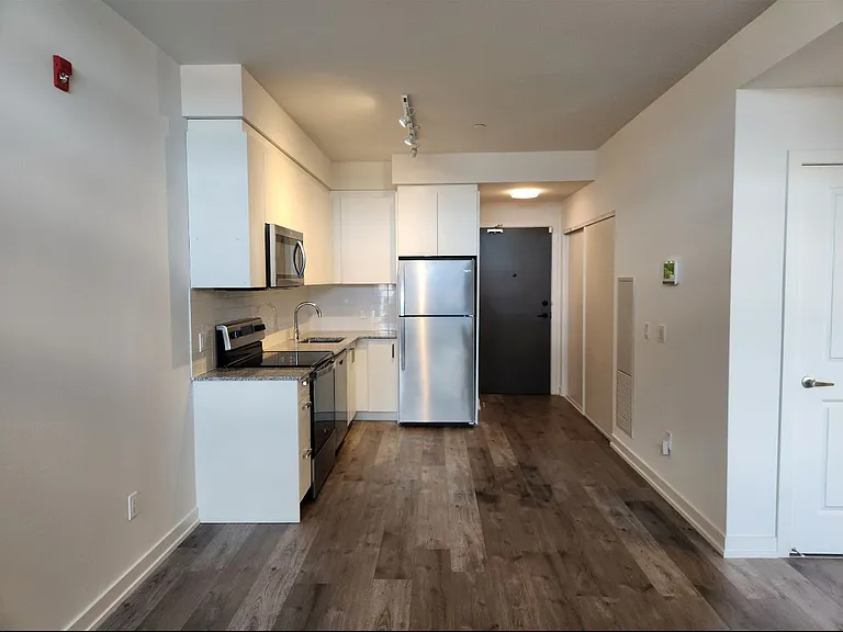 1010 Dundas St E #521 — Photo 8