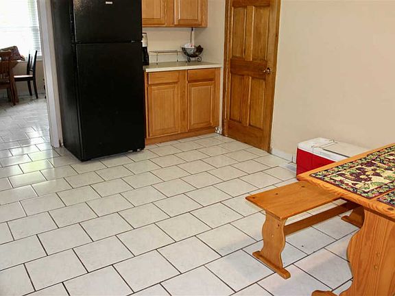 4th image of 3605 Beaumont Ct