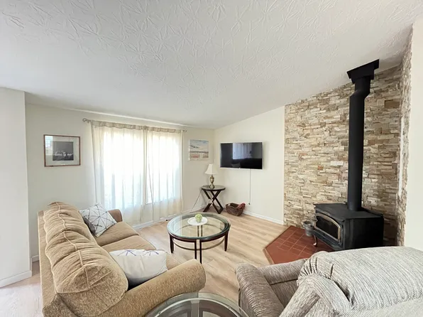900 Nye Ct, Lakeside, OR 97449