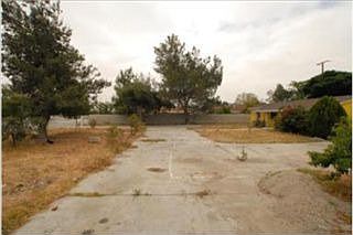 5th image of 8344 Tamarind Ave