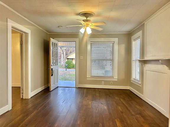 3rd image of 209 Weakley St