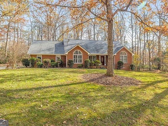 3rd image of 4609 Hunters Ct