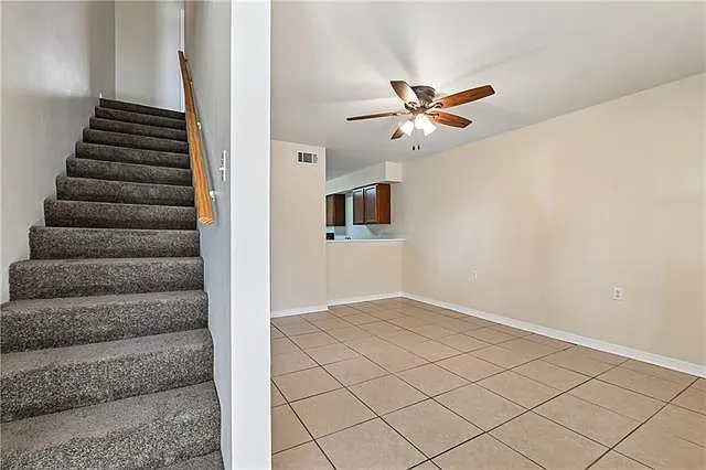 2 bed, 1.5 bath, 900 sqft, $1,200 — Photo 4