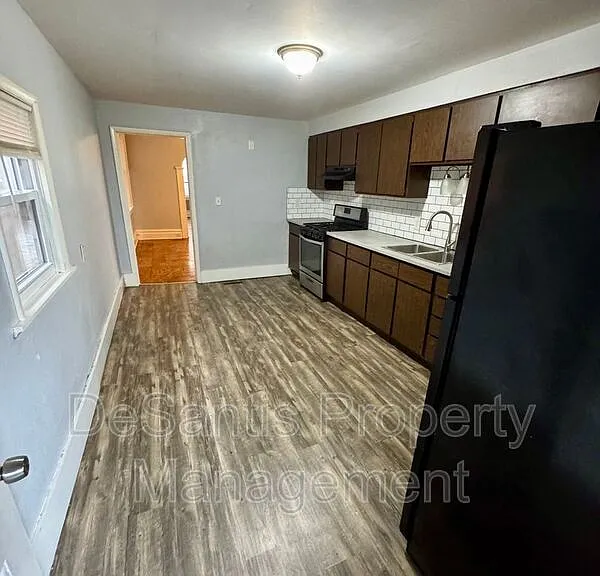1810 Brownsville Rd #2 — Photo 29