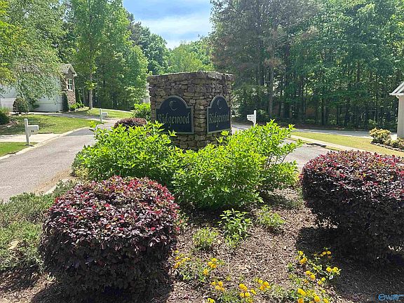 2nd image of 154 Ridgewood Cir