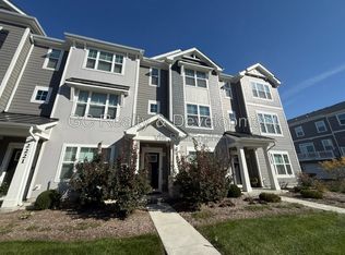 2223 Glacier St, Mundelein, IL 60060
