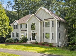 6 Londonderry Ln, Georgetown, MA 01833