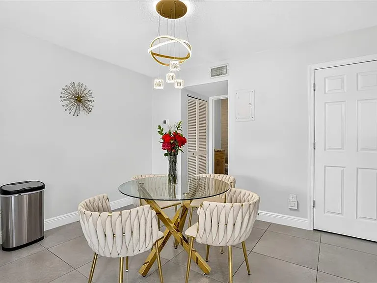 15317 W Pond Woods Dr #103 — Photo 16