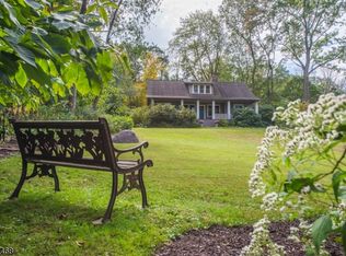 21 Forest Pl, Towaco, NJ 07082