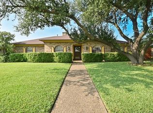 916 E Berkeley Dr, Richardson, TX 75081