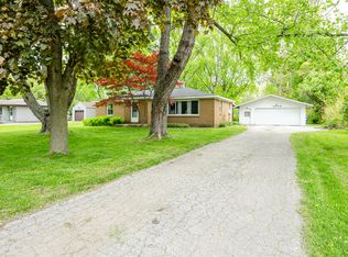 3905 Meadow Ln, Saint Joseph, MI 49085