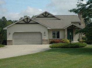 602 Riverview Ct, Gladwin, MI 48624