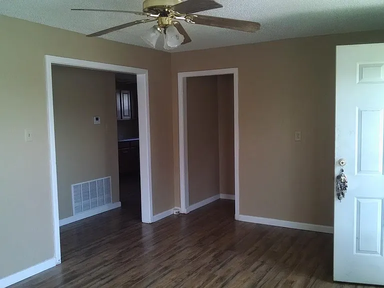 2101 Milburn Ave — Photo 3