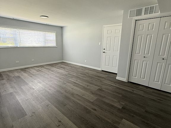 5th image of 50 Surrey Dr #1N