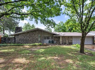 1204 Park Ln, Arlington, TX 76012