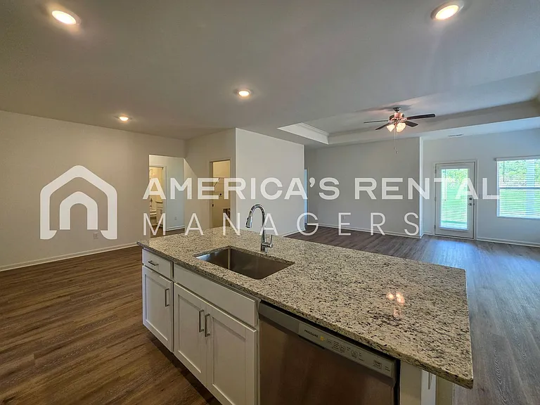 318 Ashland Dr SW — Photo 38