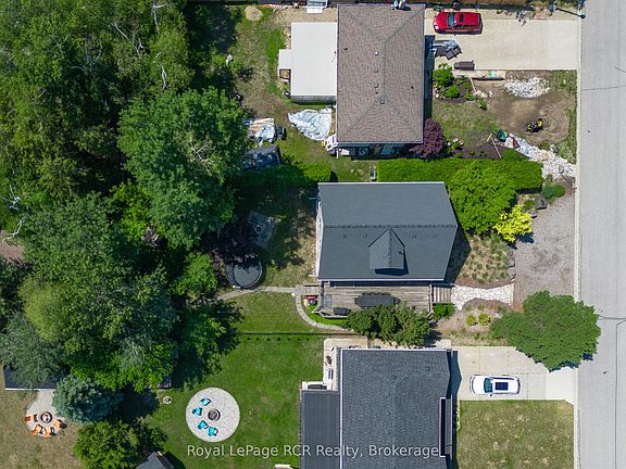 3rd image of 243 Island St