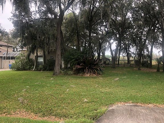2nd image of 2910 Country Breeze Dr