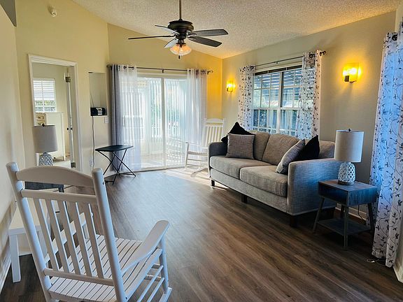 4th image of 26030 Newcombe Cir
