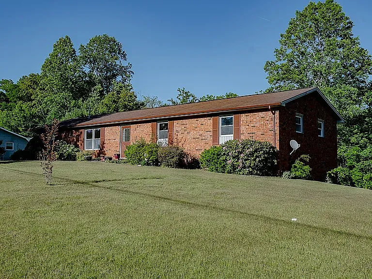 3 bed, 1400 sqft, $1,850 — Photo 4