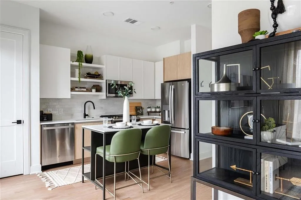 1 bed, 1.0 bath, 598 sqft, $2,700 — Photo 4