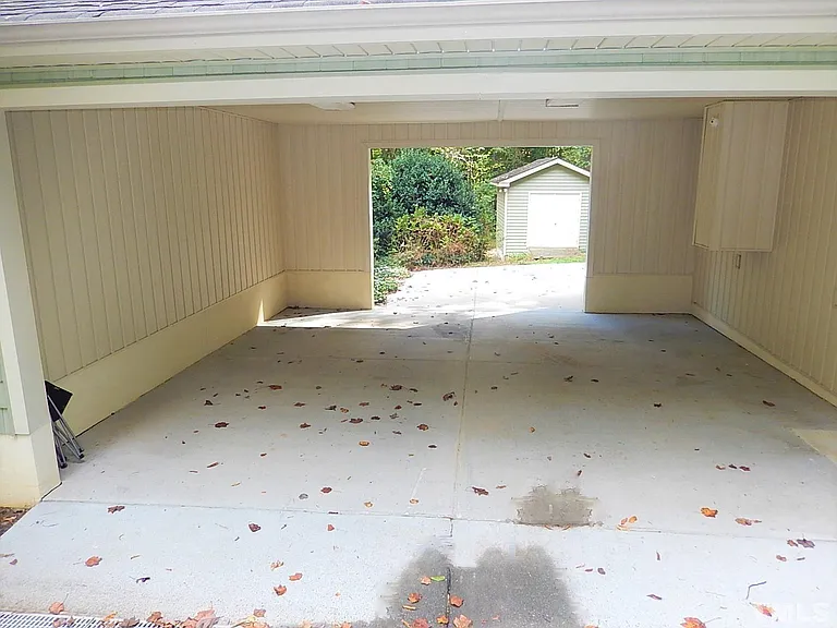 6704 Winding Trl — Photo 25