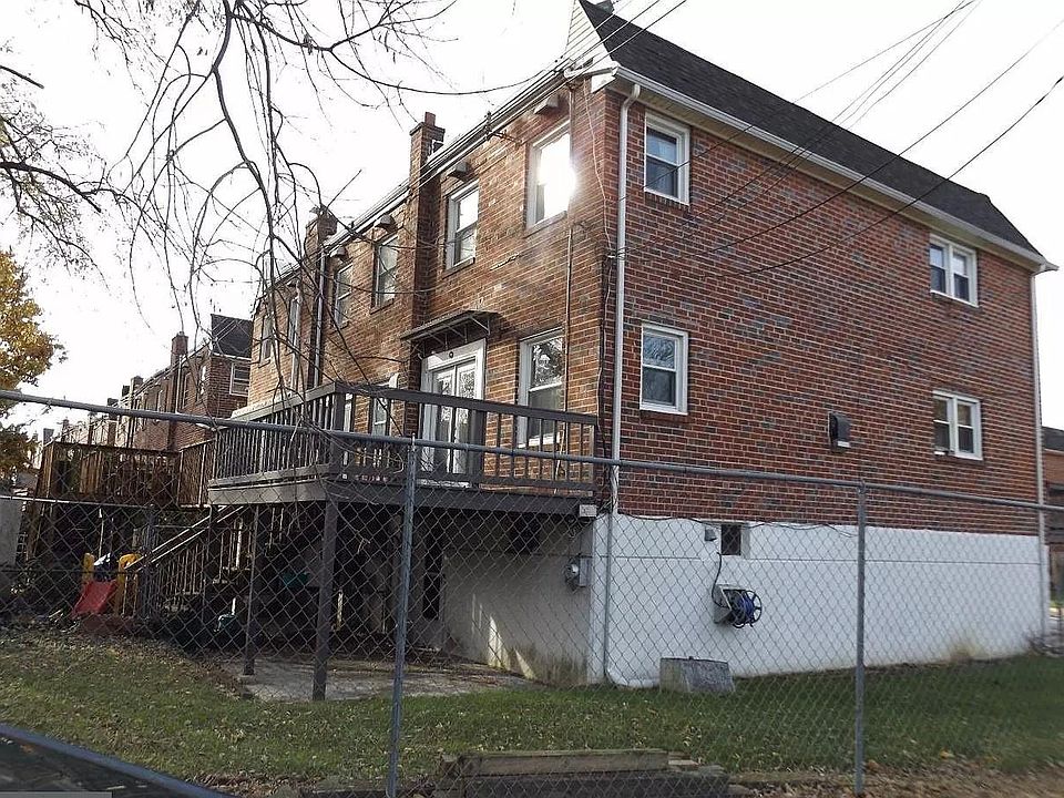 1st image of 300 Mary St