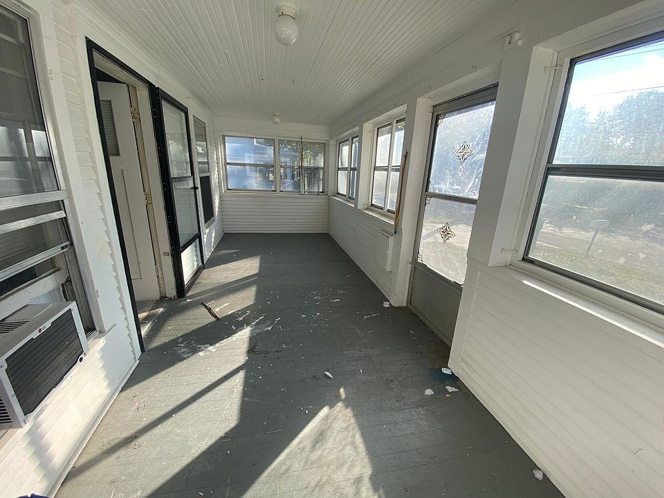 1st image of 2922 Apple St #1