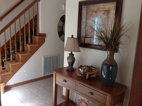 3rd image of 20 Oakridge Dr