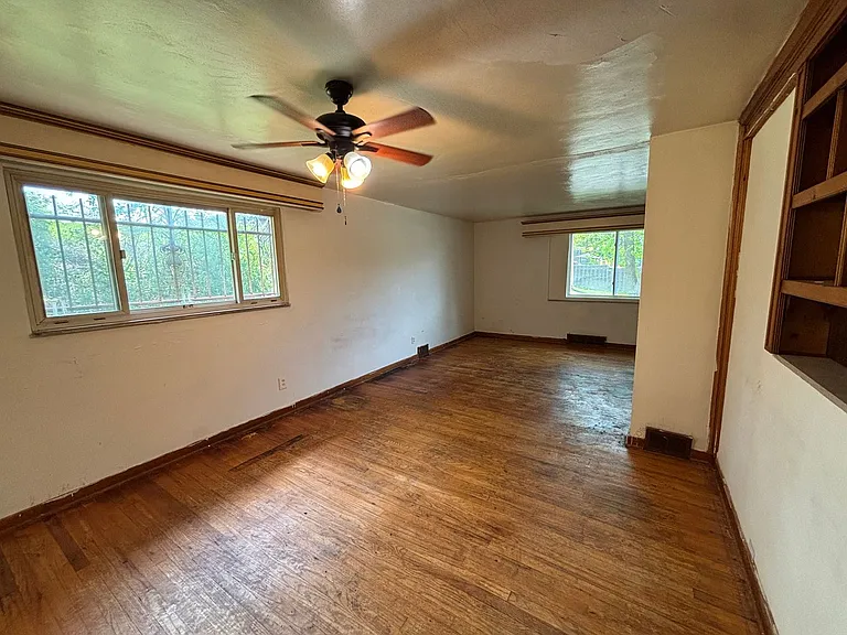 251 Selvin Dr — Photo 10