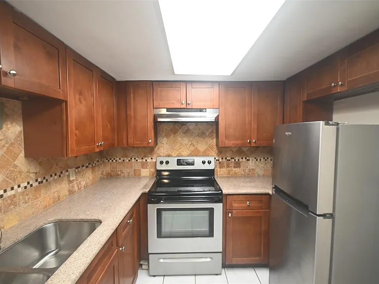 8314 La Roche Ln — Photo 9