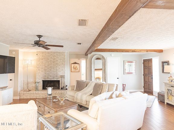 5th image of 1742 PAPAYA Drive N