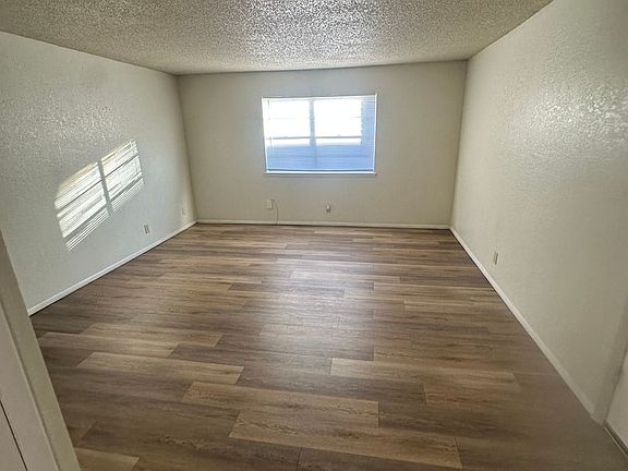 3rd image of 1700 SE Barlow Dr APT 76