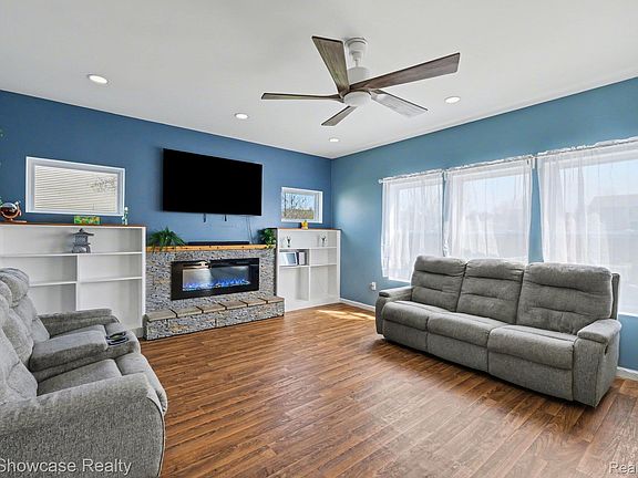 5th image of 4339 Pebble Creek Blvd