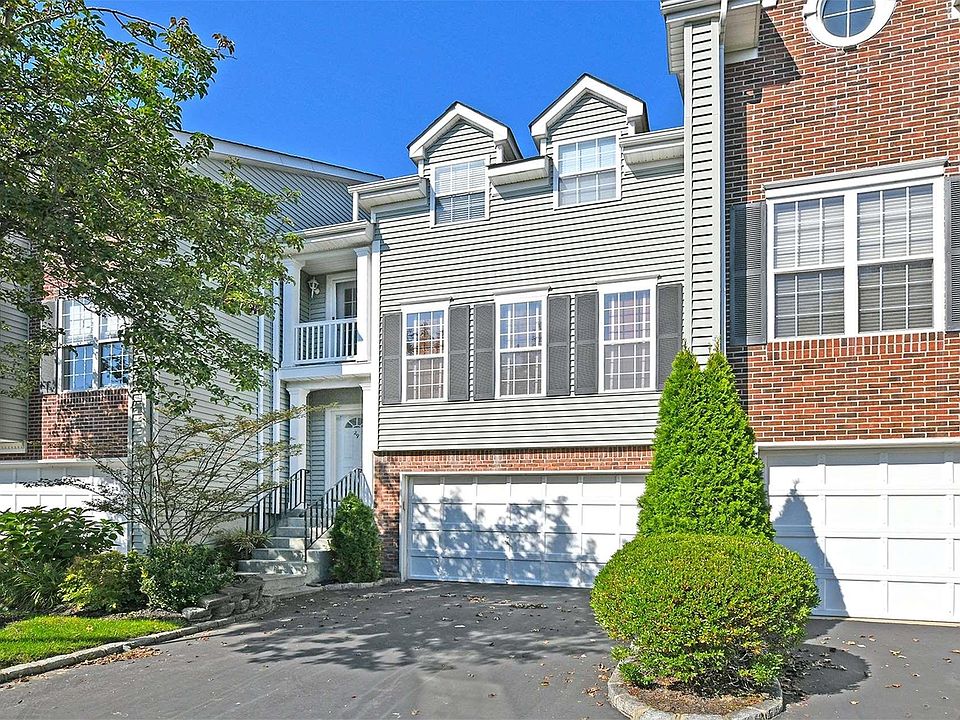 1st image of 29 Paddington Circle #29