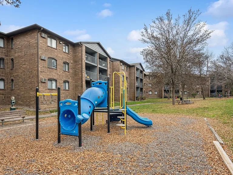 Reserve Eden Prairie — Photo 11
